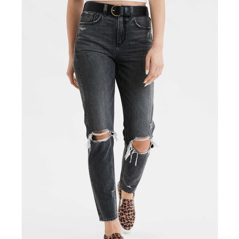 ❗️SOLD❗️AE Ripped jeans